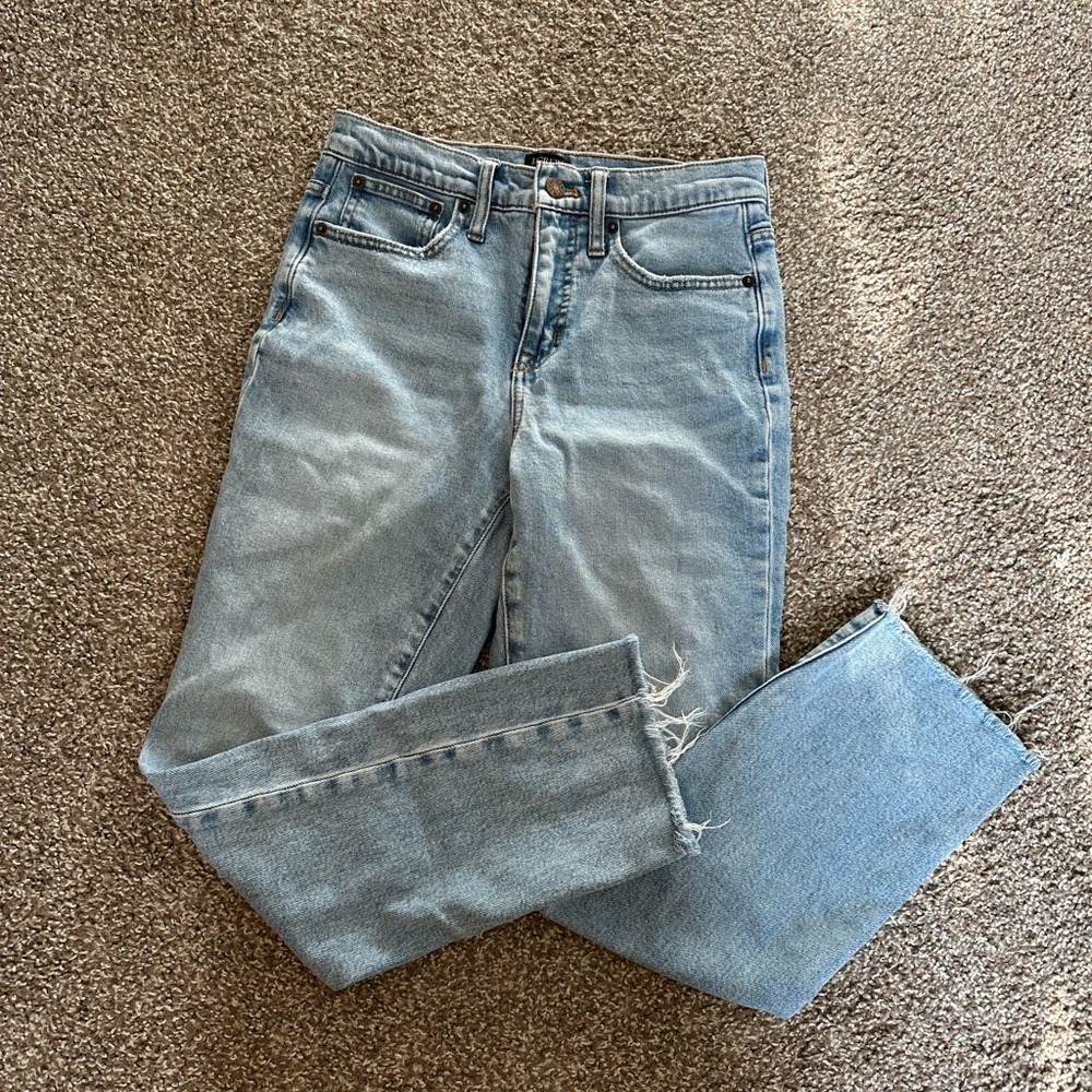 JCrew Essential straight jean size 25